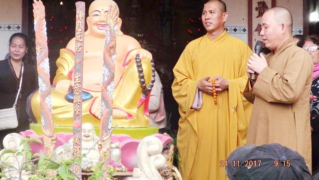 Chùa Phật Ấn đến với bà con vùng bão lũ.