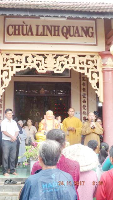 Chùa Phật Ấn đến với bà con vùng bão lũ.