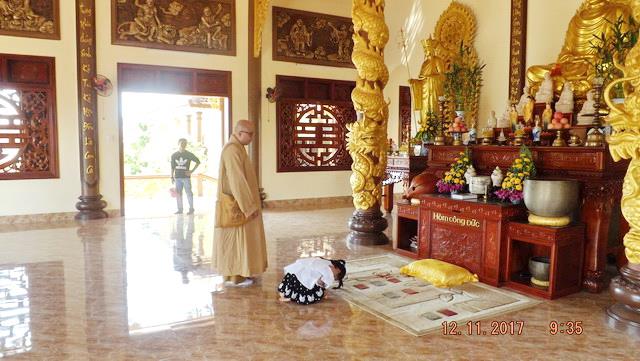 Chùa Tây Thiên tặng quà từ thiện