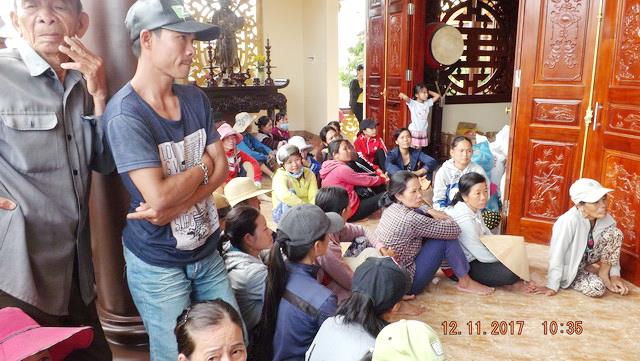 Chùa Tây Thiên tặng quà từ thiện