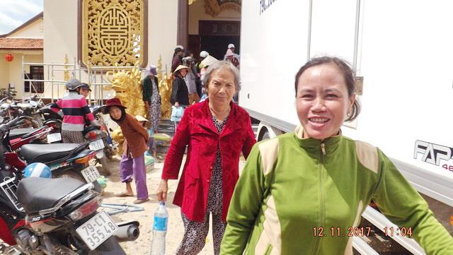 Chùa Tây Thiên tặng quà từ thiện