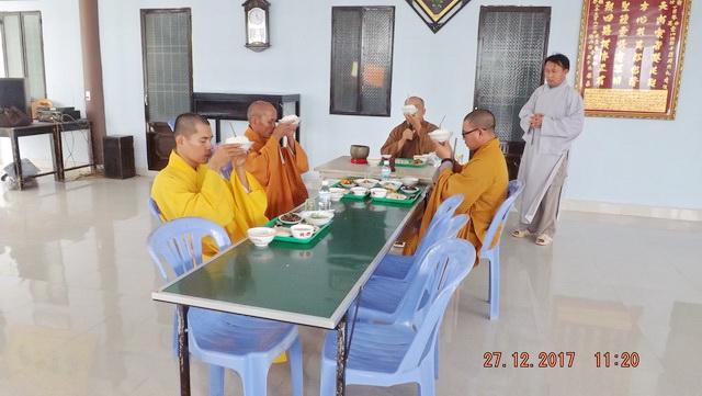 Trang nghiêm khóa tu “Một ngày an lạc” kỳ thứ 11 tại chùa Linh Sơn Pháp Ấn