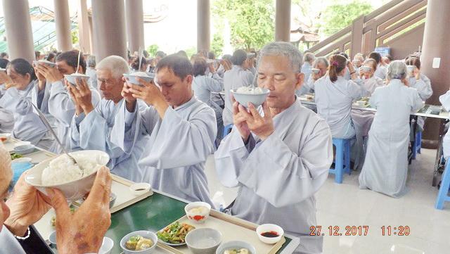 Trang nghiêm khóa tu “Một ngày an lạc” kỳ thứ 11 tại chùa Linh Sơn Pháp Ấn