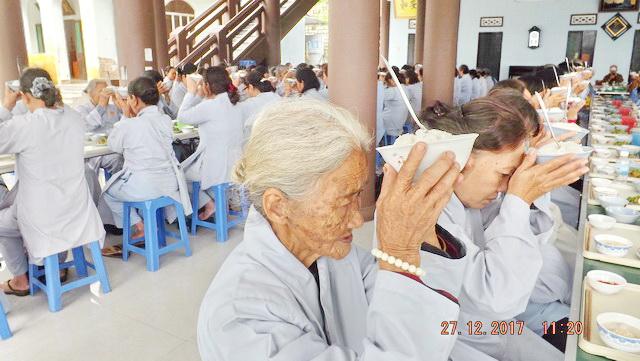 Trang nghiêm khóa tu “Một ngày an lạc” kỳ thứ 11 tại chùa Linh Sơn Pháp Ấn