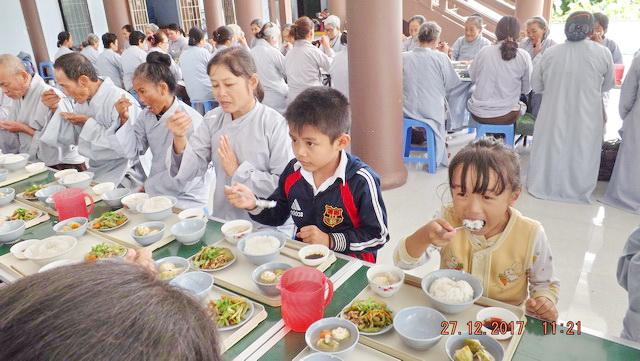 Trang nghiêm khóa tu “Một ngày an lạc” kỳ thứ 11 tại chùa Linh Sơn Pháp Ấn