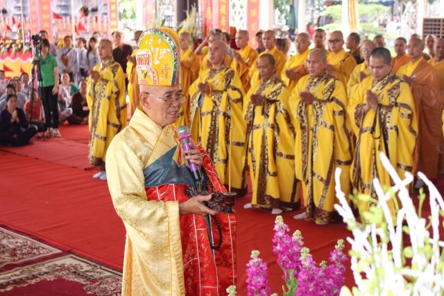 Chùm ảnh: Lễ trai đàn cầu siêu cho các nạn nhân không may xấu số vì TNGT.