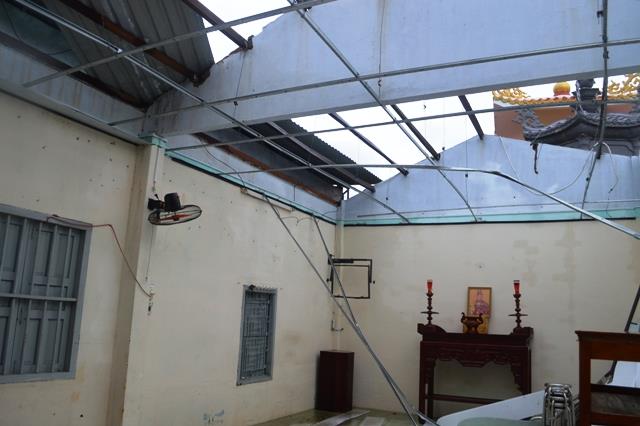 Khánh Hòa: Chùa Đào  Viên, Linh Quang bị bão số 12 tàn phá.