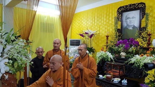 Trung ương Giáo hội viếng tang HT.  Thích Trí Viên