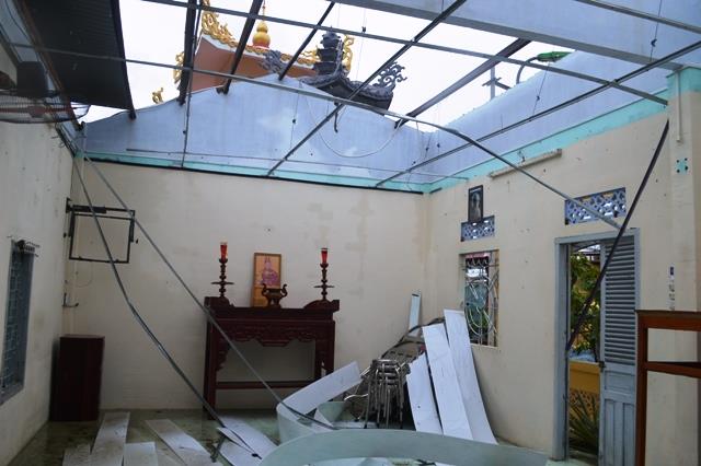 Khánh Hòa: Chùa Đào  Viên, Linh Quang bị bão số 12 tàn phá.