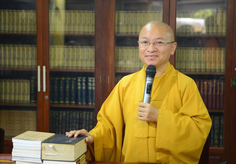 Quỹ ĐPNN trao tặng tịnh tài tại Trung tâm Nghiên cứu Phật giáo Hán Truyền