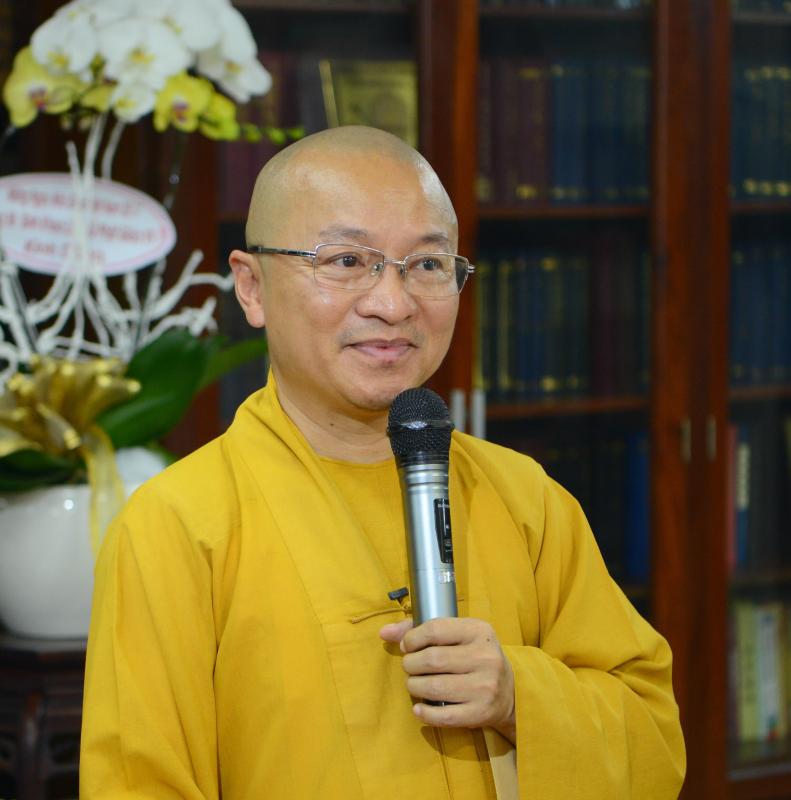 Quỹ ĐPNN trao tặng tịnh tài tại Trung tâm Nghiên cứu Phật giáo Hán Truyền