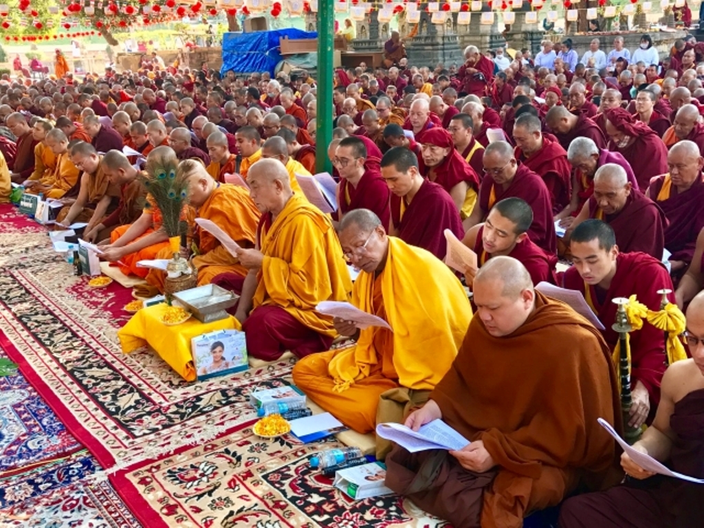 Ấn Độ: Trang nghiêm lễ cúng dường 1250 vị Tăng Ni tại Bồ Đề Đạo Tràng nhân tết Mậu Tuất