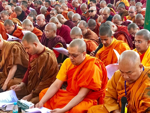 Ấn Độ: Trang nghiêm lễ cúng dường 1250 vị Tăng Ni tại Bồ Đề Đạo Tràng nhân tết Mậu Tuất