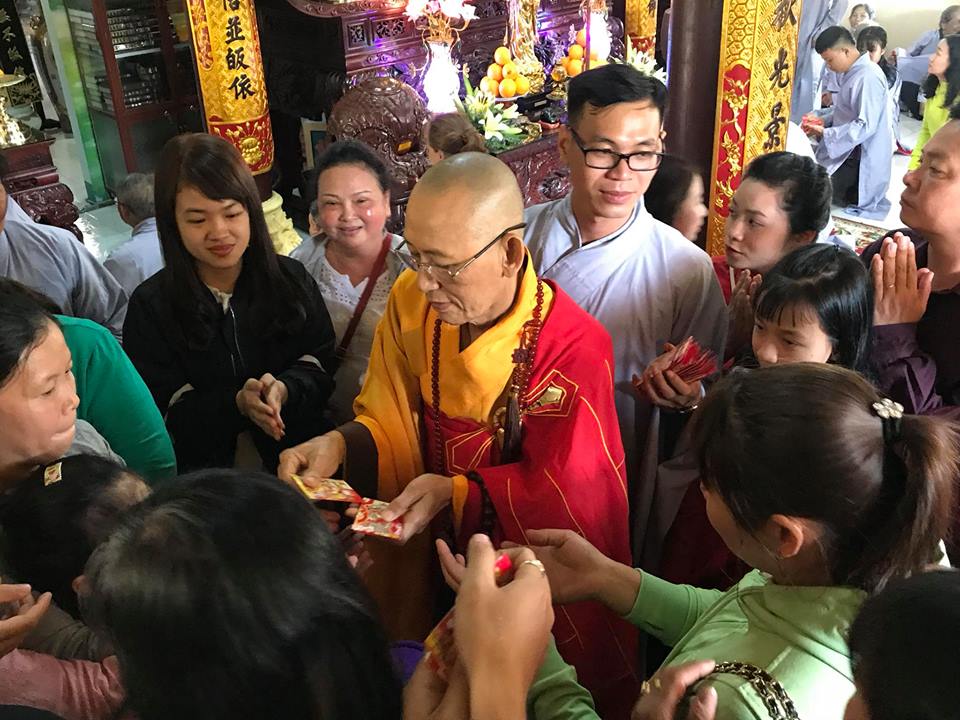 Khánh Hòa: Thời khắc thiêng liêng chùa Thơ Sắc tứ Minh Thiện đón giao thừa