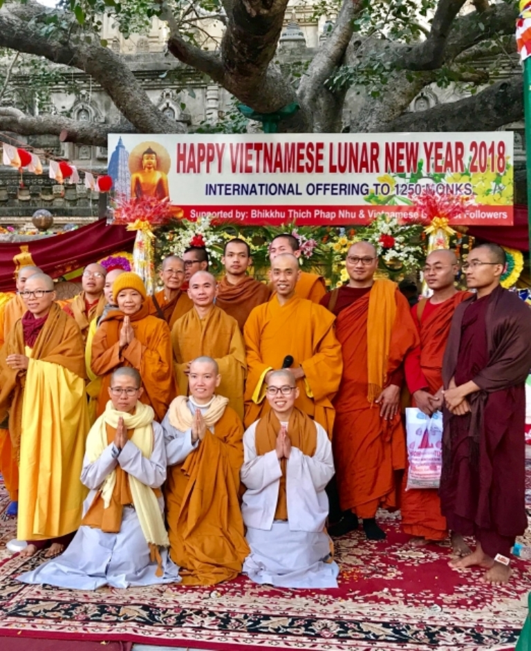 Ấn Độ: Trang nghiêm lễ cúng dường 1250 vị Tăng Ni tại Bồ Đề Đạo Tràng nhân tết Mậu Tuất