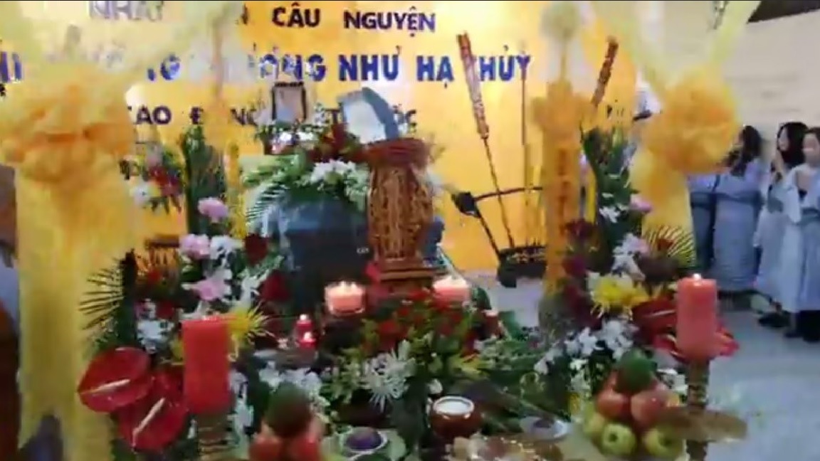 Huệ Chiếu Đông Tây – Hạnh Soi Muôn Thuở