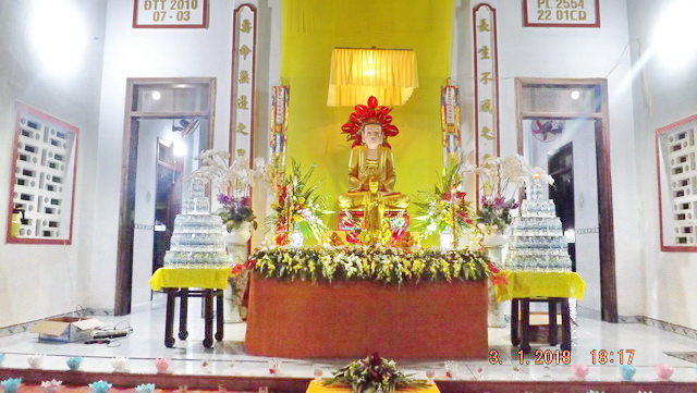 Hoa đăng vía Đức Di Đà tại chùa Trường Thọ