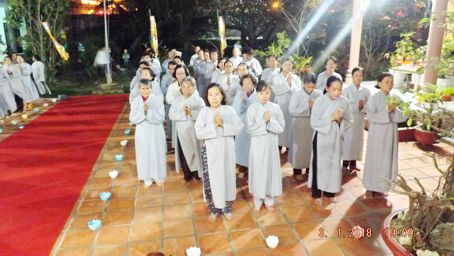 Hoa đăng vía Đức Di Đà tại chùa Trường Thọ