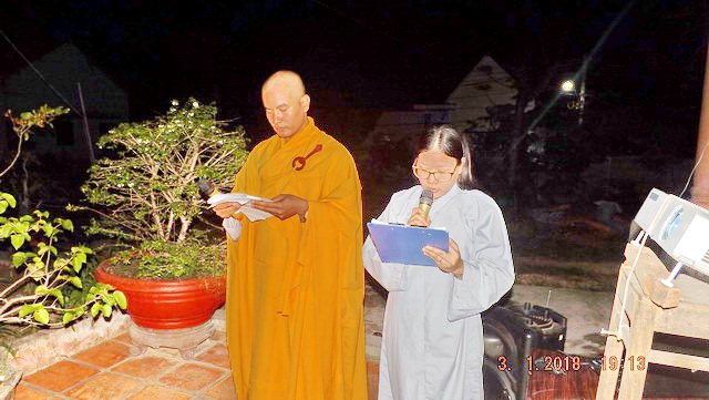 Hoa đăng vía Đức Di Đà tại chùa Trường Thọ