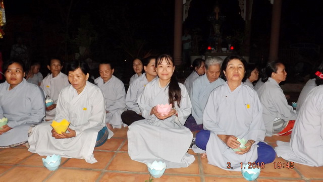 Hoa đăng vía Đức Di Đà tại chùa Trường Thọ