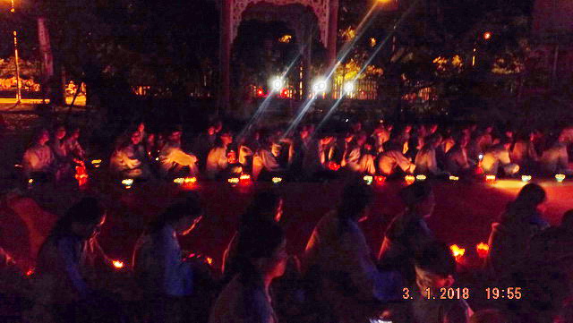 Hoa đăng vía Đức Di Đà tại chùa Trường Thọ