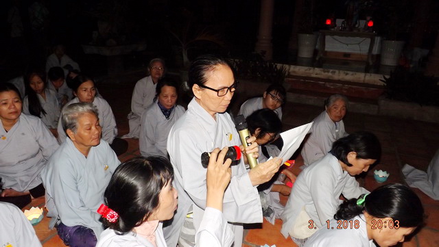 Hoa đăng vía Đức Di Đà tại chùa Trường Thọ