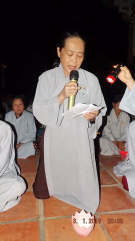 Hoa đăng vía Đức Di Đà tại chùa Trường Thọ