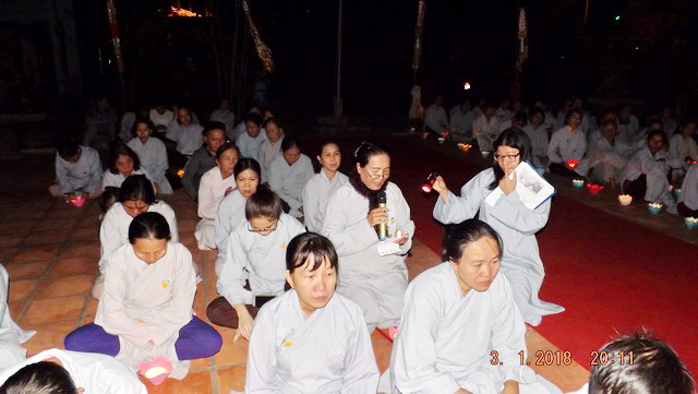 Hoa đăng vía Đức Di Đà tại chùa Trường Thọ