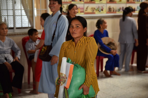 Quỹ Đạo Phật Ngày Nay Trao tặng “Quà Tết Yêu Thương” tại Bến Tre và Cà Mau Ngày 06-07/01/2018 (C135)