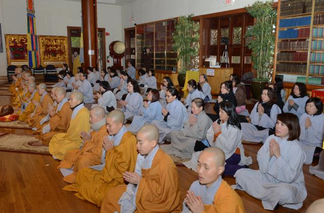Lễ Thắp Nến Tưởng Niệm Sư Bà Toạ Chủ Chùa Đức Viên, San Jose, Hoa Kỳ