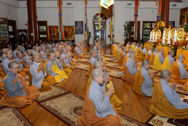 Lễ Thắp Nến Tưởng Niệm Sư Bà Toạ Chủ Chùa Đức Viên, San Jose, Hoa Kỳ