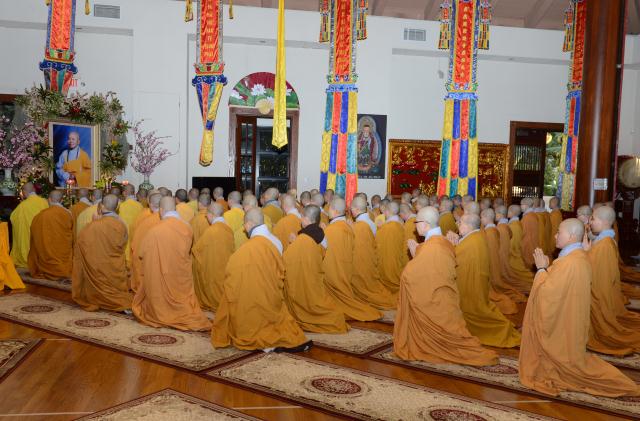 Lễ Thắp Nến Tưởng Niệm Sư Bà Toạ Chủ Chùa Đức Viên, San Jose, Hoa Kỳ