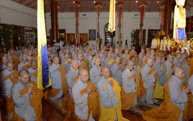 Lễ Thắp Nến Tưởng Niệm Sư Bà Toạ Chủ Chùa Đức Viên, San Jose, Hoa Kỳ