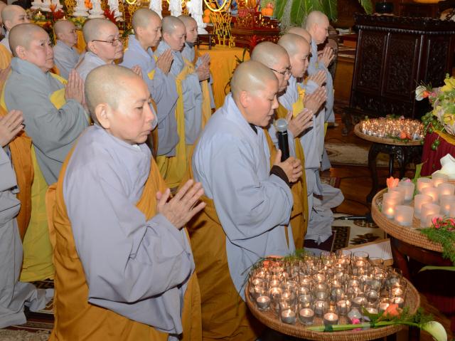 Lễ Thắp Nến Tưởng Niệm Sư Bà Toạ Chủ Chùa Đức Viên, San Jose, Hoa Kỳ