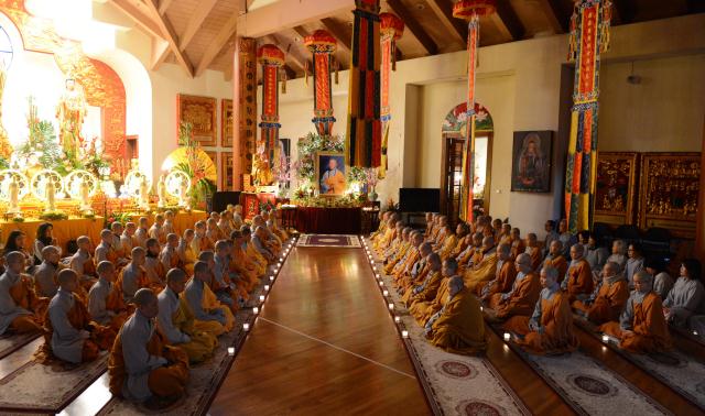 Lễ Thắp Nến Tưởng Niệm Sư Bà Toạ Chủ Chùa Đức Viên, San Jose, Hoa Kỳ