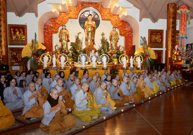 Lễ Thắp Nến Tưởng Niệm Sư Bà Toạ Chủ Chùa Đức Viên, San Jose, Hoa Kỳ