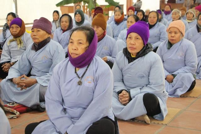 Thái Bình: Chùa Văn Môn tổng kết đạo tràng, tặng quà Phật tử