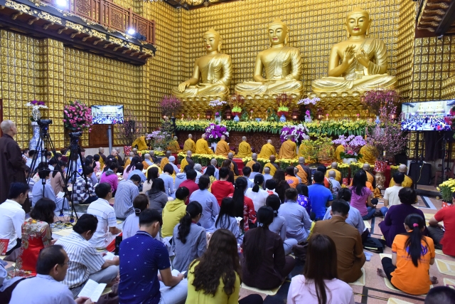 Chùa Giác Ngộ: Nhộn nhịp đêm giao thừa xuân Mậu Tuất 2018
