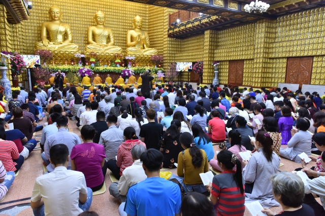 Chùa Giác Ngộ: Nhộn nhịp đêm giao thừa xuân Mậu Tuất 2018