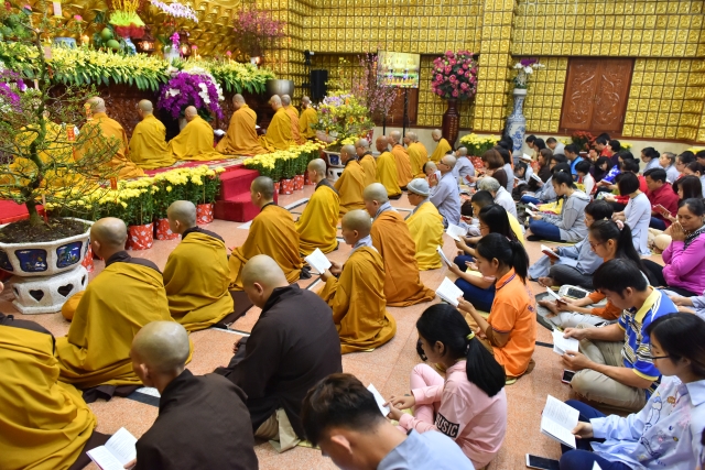 Chùa Giác Ngộ: Nhộn nhịp đêm giao thừa xuân Mậu Tuất 2018