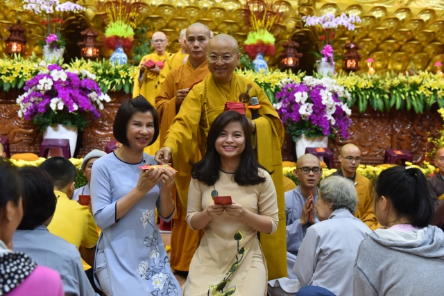 Chùa Giác Ngộ: Nhộn nhịp đêm giao thừa xuân Mậu Tuất 2018