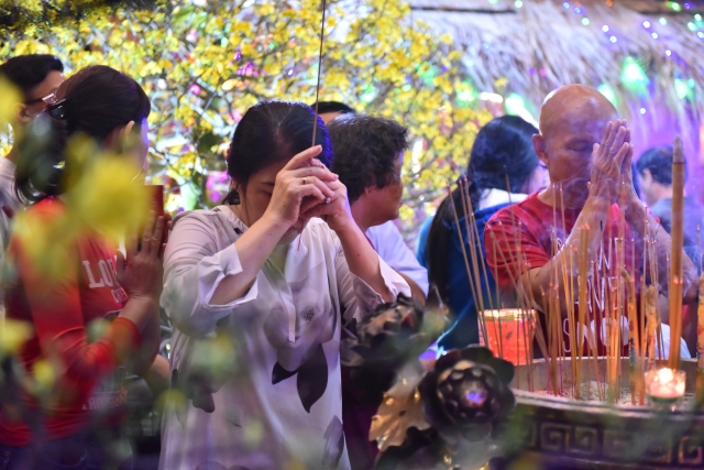 Chùa Giác Ngộ: Nhộn nhịp đêm giao thừa xuân Mậu Tuất 2018