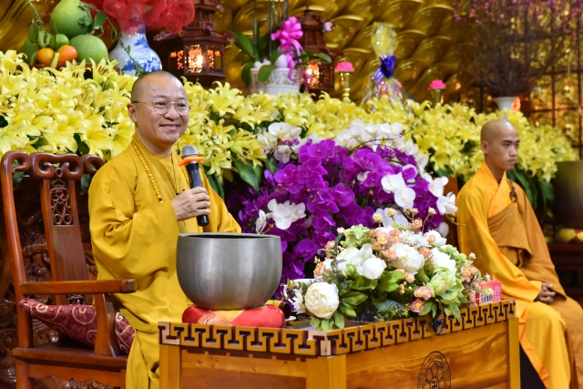 Tết Mậu Tuất: TT. Thích Nhật Từ ban đạo từ cho hành hương của đạo tràng chùa Phước Long – Cần Thơ