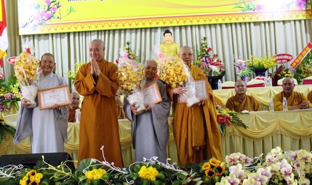 Bình Dương: Tổng kết Công tác Phật sự  Phân Ban Ni giới tỉnh và Ban Từ Thiện năm 2017.