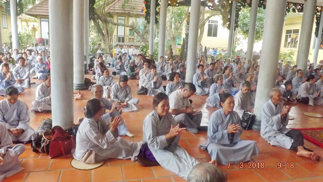 Khóa tu Bát quan trai đầu năm tại chùa Lộc Thọ.