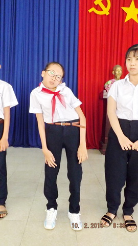 Quỹ Học bổng Hy vọng tặng 200 suất quà cho học sinh nghèo vượt khó