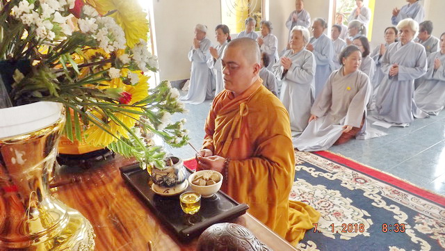 Chùa Long Thạnh: Khóa tu Bát quan trai cuối năm Đinh Dậu