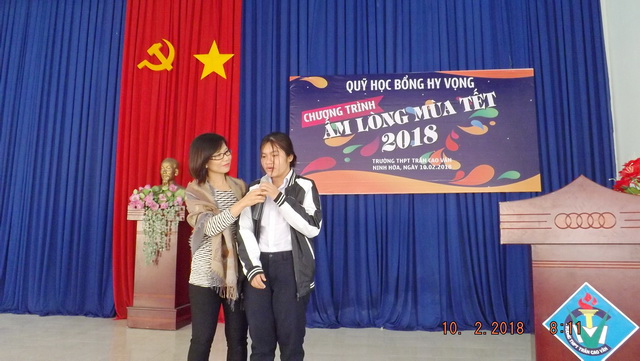 Quỹ Học bổng Hy vọng tặng 200 suất quà cho học sinh nghèo vượt khó