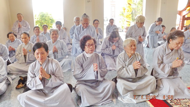 Chùa Long Thạnh: Khóa tu Bát quan trai cuối năm Đinh Dậu