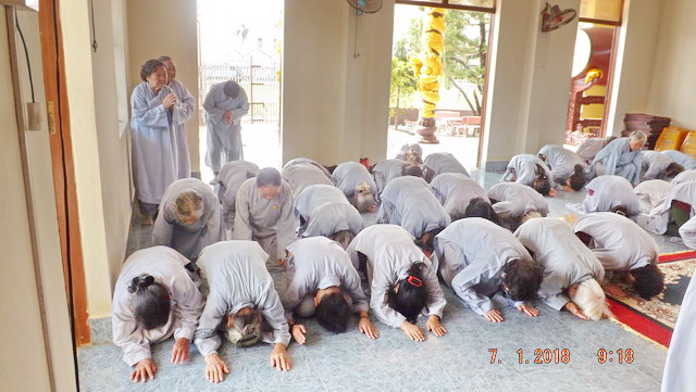 Chùa Long Thạnh: Khóa tu Bát quan trai cuối năm Đinh Dậu